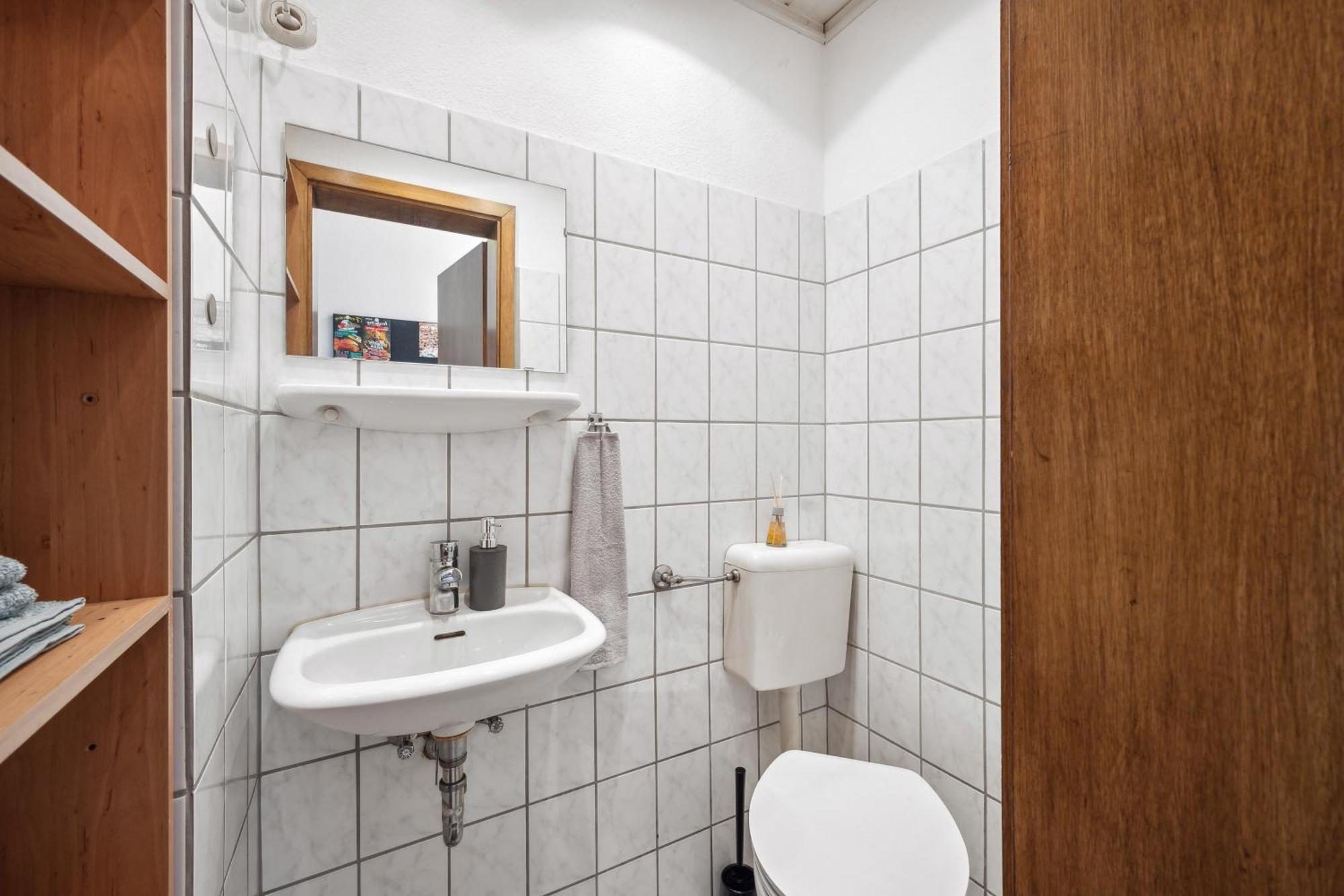 וופרטל Wupper Home Ii, Top Lage Ideal Fuer Geschaeftsleute, Monteure, Familien, 3 Zimmer, Flachbild-Tv מראה חיצוני תמונה